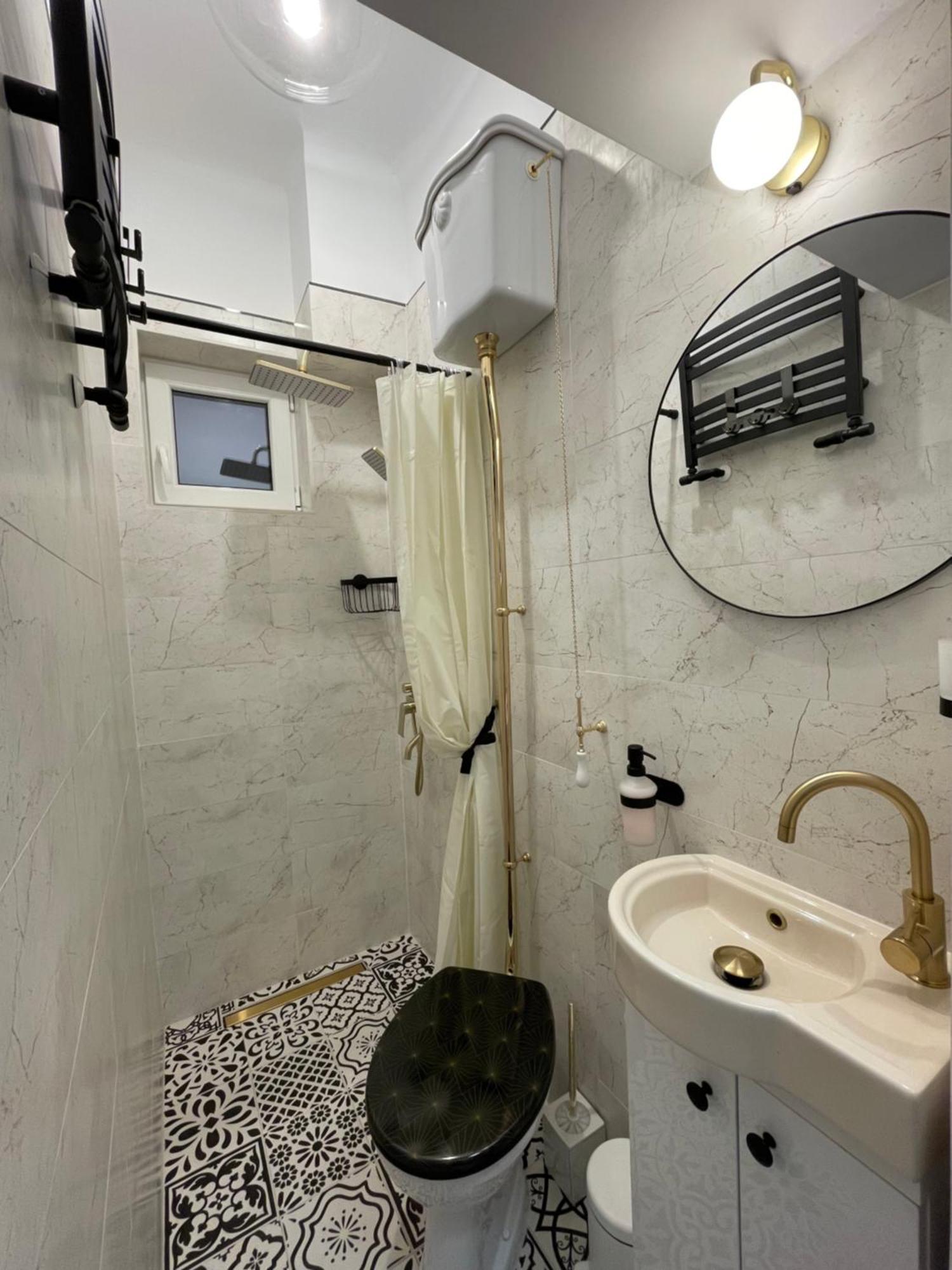דירות בוקרשט Studio Alice Romana Square מראה חיצוני תמונה
