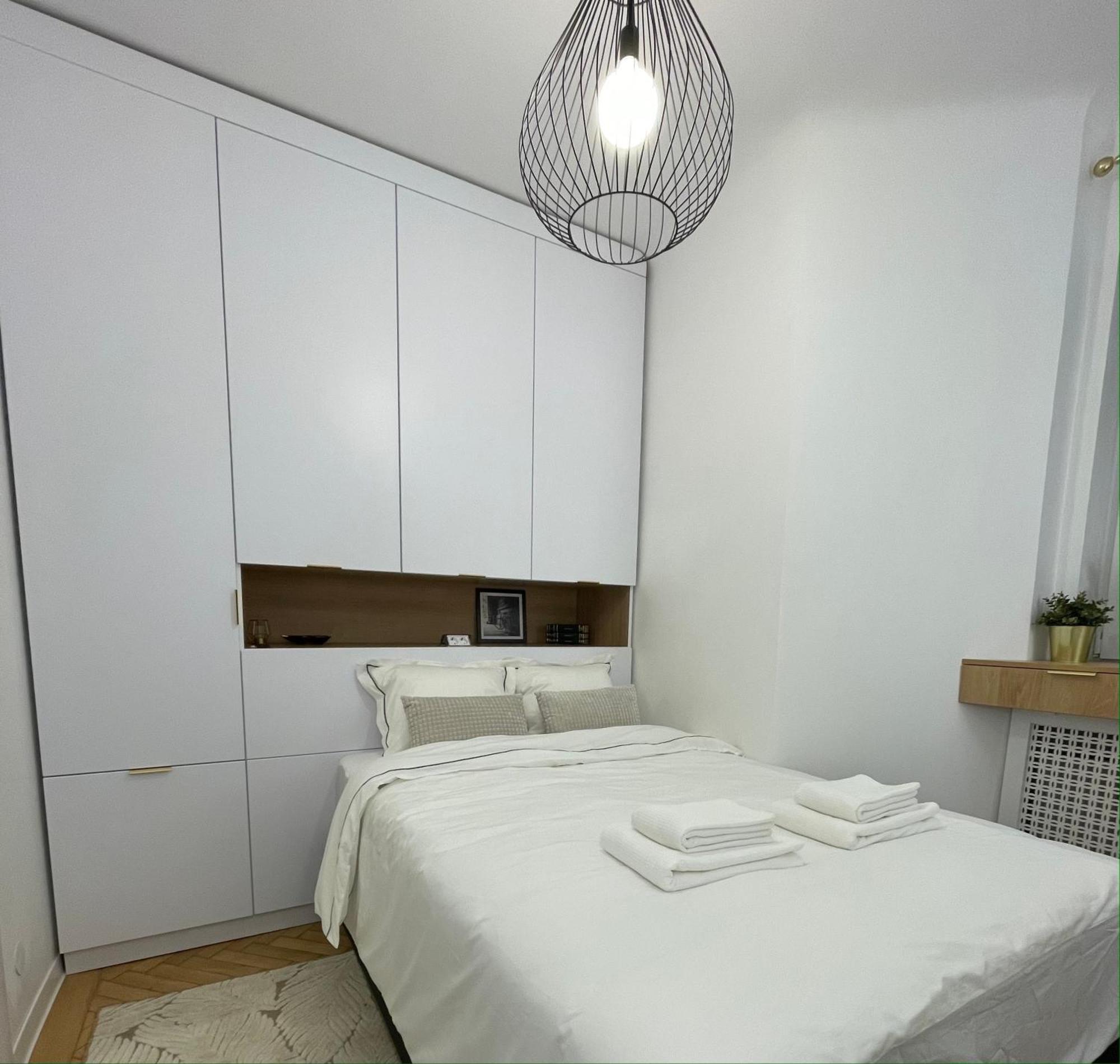 דירות בוקרשט Studio Alice Romana Square מראה חיצוני תמונה