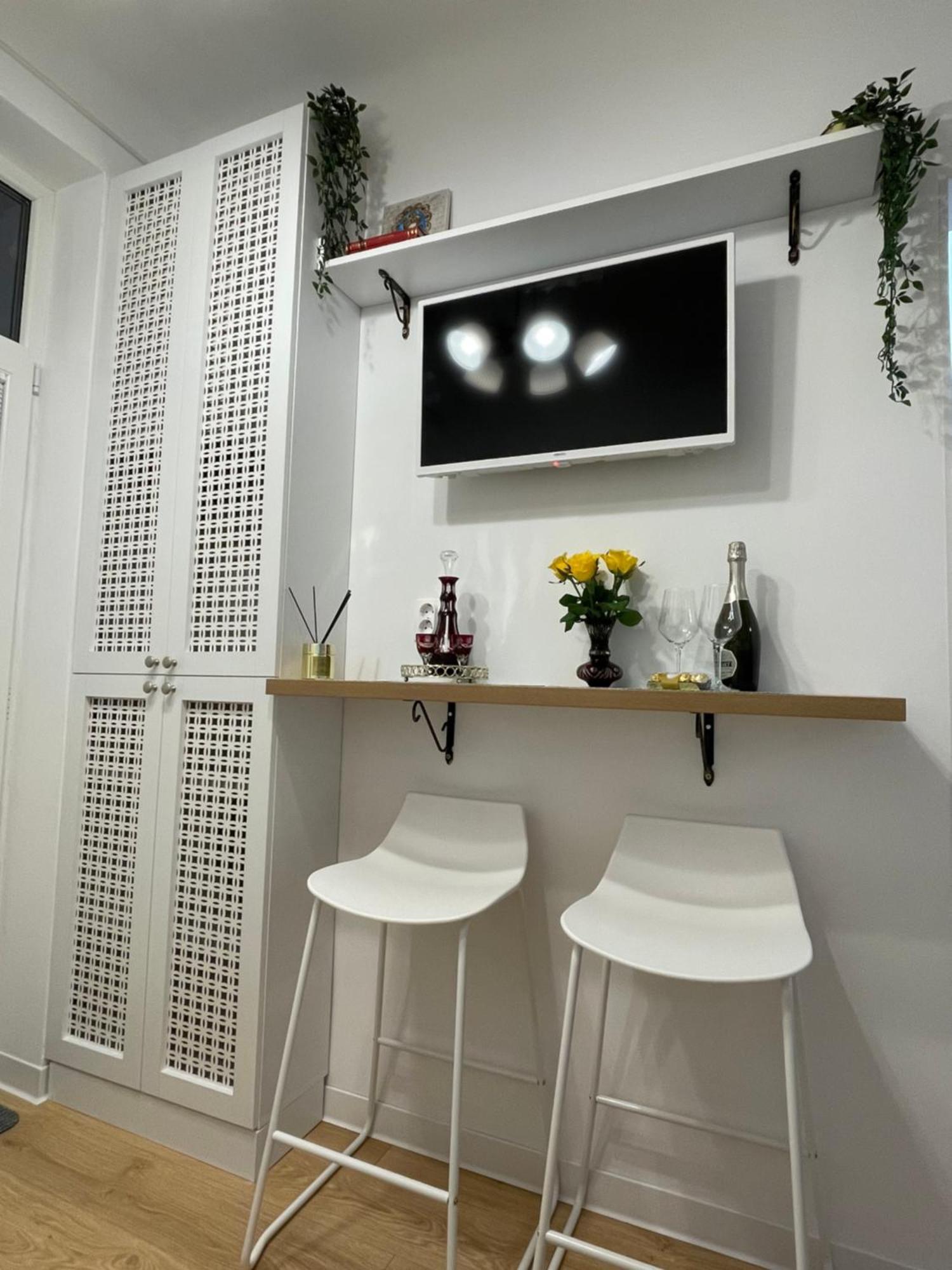 דירות בוקרשט Studio Alice Romana Square מראה חיצוני תמונה